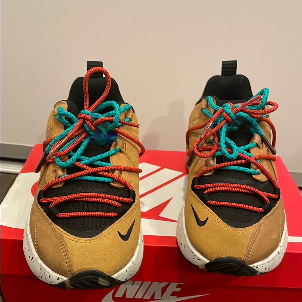 Women’s Nike air max viva